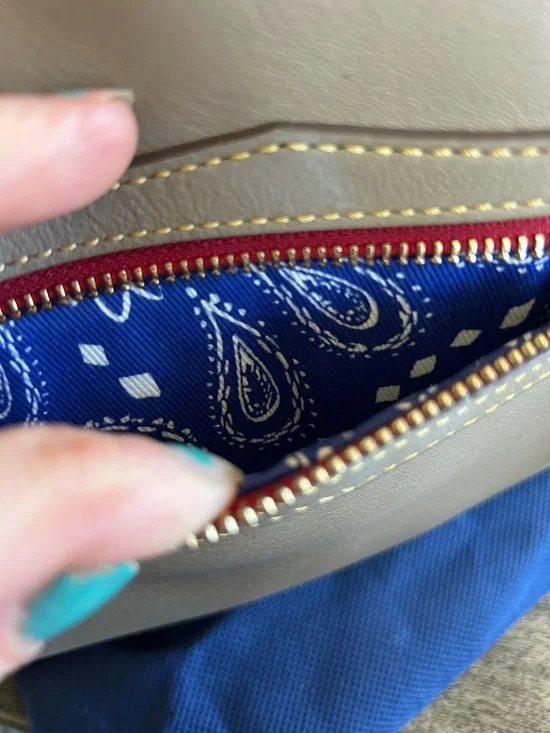 NWOT Dooney & Bourke Western Horseshoe Large Florentine Hobo Bag Taupe - Picture 9 of 11